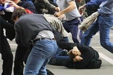 Kütləvi dava: Azərbaycanlılar və ermənilər yaralandı